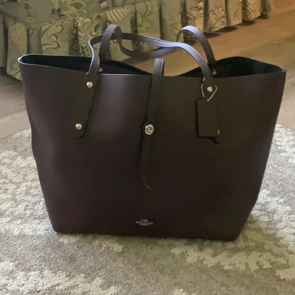NWOT Large Coach Brown Leather Tote Bag EXCELLENT